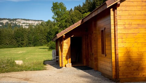 Facade/entrance, View (from property/room), Mountain view