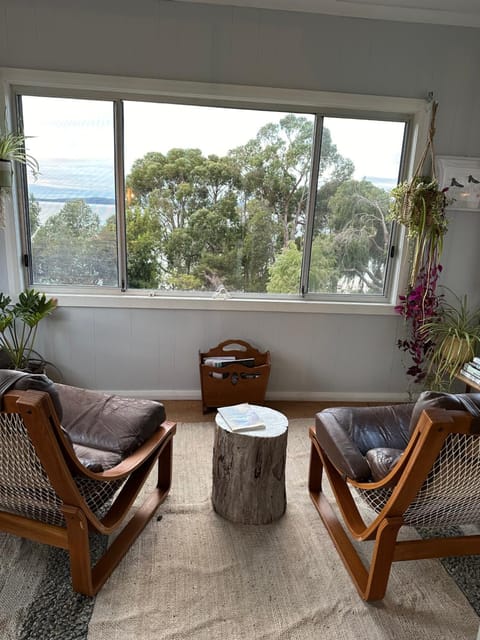 Peaceful & tucked away Wylah Cottage in Simpsons Bay on Bruny Island House in South Bruny