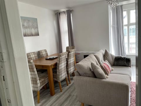 Luxury stay in the heart of Porthcawl Apartment in Porthcawl
