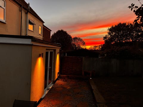 Holly Farm Cottage House in Lowestoft