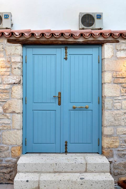 Property building, Facade/entrance, Landmark view