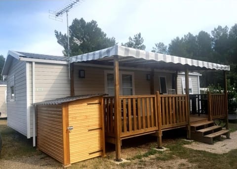 Camping des Dunes de Contis mobilhome 3ch, Campground/ 
RV Resort in Saint-Julien-en-Born