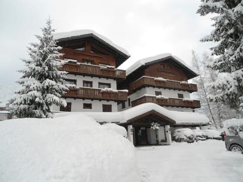 Property building, Day, Winter