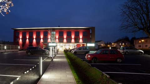 Property building, Facade/entrance, Night