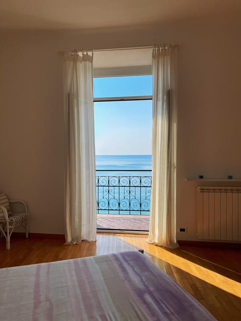 Bedroom, Sea view