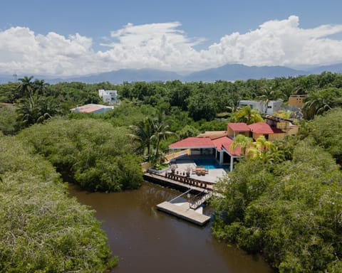 Beach Access, Sleeps 9 Adults, Private Heated Pool, Boat Dock, Villa Calaveras Chalet in Nuevo Vallarta