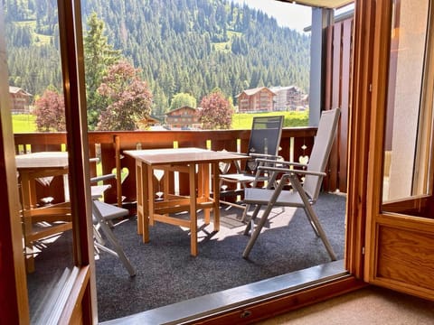 Balcony/Terrace, Mountain view