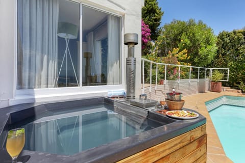 Bella Riposa Villa in Camps Bay