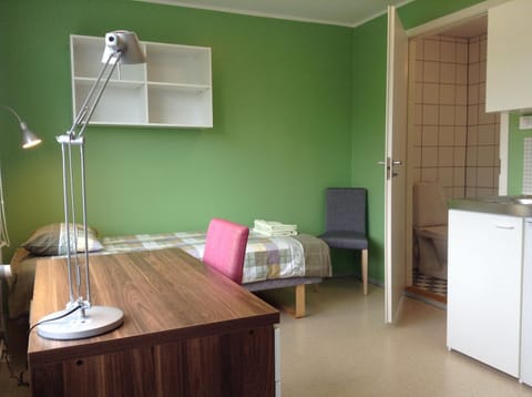 Shower, Toilet, Kitchen or kitchenette, Photo of the whole room