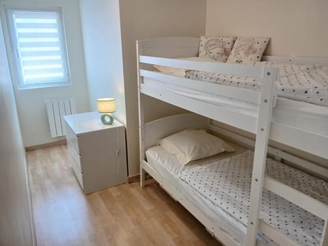 ''Palais du Lac'', SMEG VERT d'eau Apartment in Évian-les-Bains