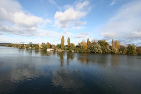 Natural landscape, Balcony/Terrace, River view