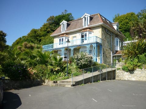 St Maur Bed and Breakfast in Ventnor