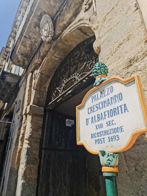 Facade/entrance, Logo/Certificate/Sign