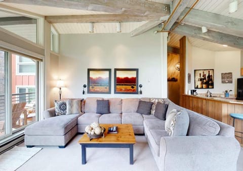 The Enclave at Snowmass by TO Copropriété in Snowmass Village