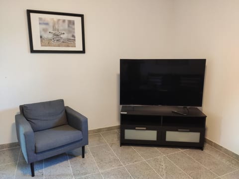 Communal lounge/ TV room, Breakfast