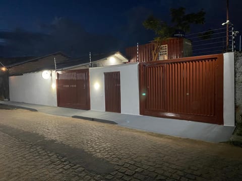 Container LB com garagem para carros de até 4,5M Apartment in Boa Vista