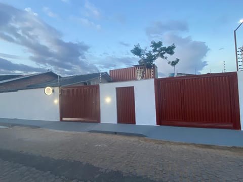 Container LB com garagem para carros de até 4,5M Apartment in Boa Vista