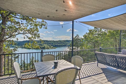 Table Rock Lake Hideaway with Deck Bring Your Boat! Maison in Roaring River Township