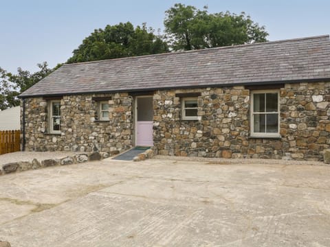 Old Shop Cottage House in County Donegal