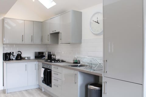 Kitchen or kitchenette, kitchen, kitchen