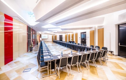 Meeting/conference room