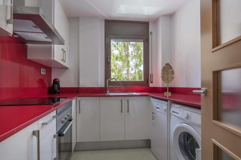 Kitchen or kitchenette, dishwasher, minibar, pet friendly, stove, washing machine