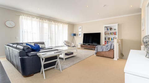 Sandpiper 9 Wifi Linen Included Casa in Inverloch