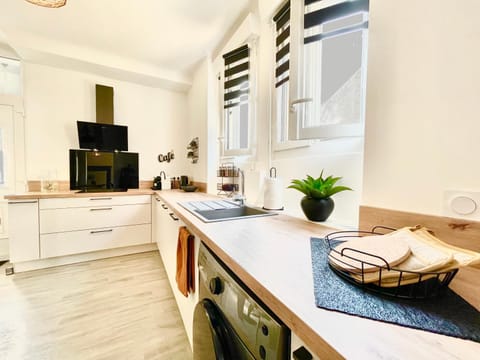 Kitchen or kitchenette, kitchen