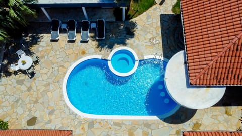 Property building, Pool view, Swimming pool, sunbed