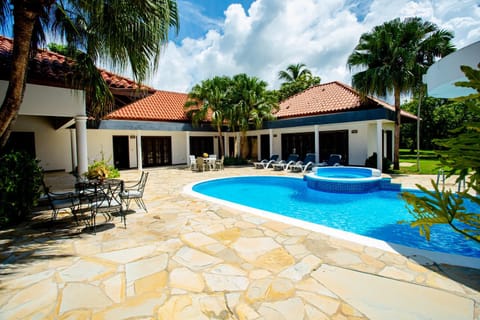 Patio, Pool view, Swimming pool, sunbed