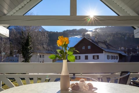 Balcony/Terrace, Mountain view