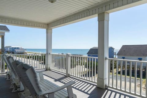 Beautiful ocean view property that will accommodate large groups. You Name It House in Oak Island