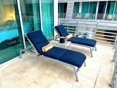 Balcony/Terrace, Pool view, sunbed