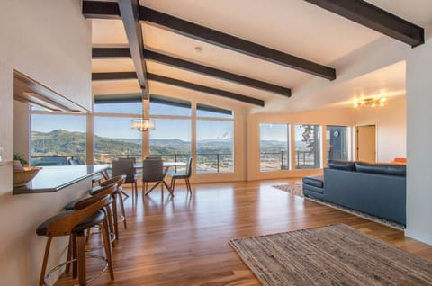 Eye On The Gorge House in White Salmon