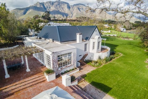Property building, Natural landscape, Bird's eye view, Garden view, Mountain view