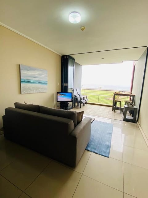 The Waves, 302 Quayside Point Waterfront Apartment in Durban