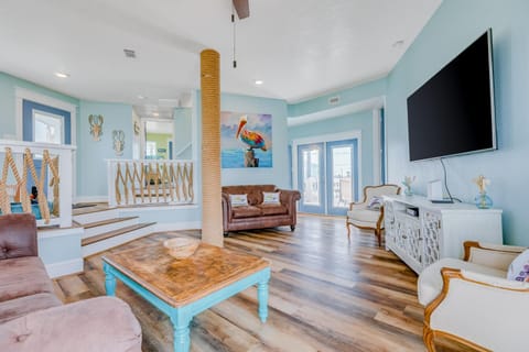 The Quirky Whale Casa in Surfside Beach