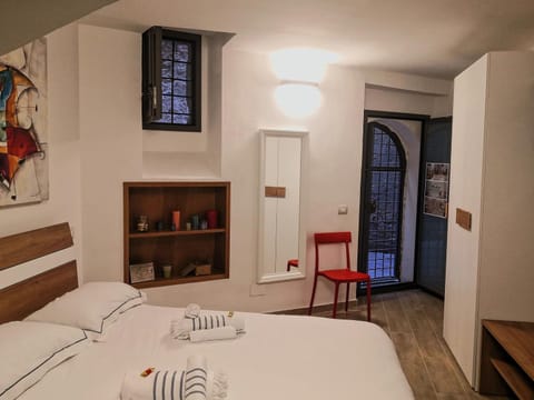 TV and multimedia, Photo of the whole room, Bedroom