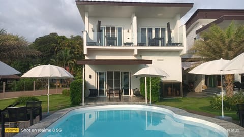 Beachfront Pool Villa and Apartment Wohnung in Ko Chang