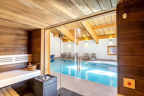 Sauna, Swimming pool