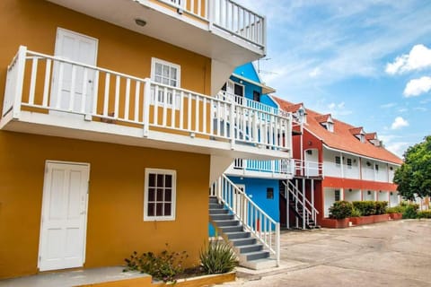 CityLife Apartments in historic Willemstad - 2 bedroom apartment with attic - O Condominio in Willemstad