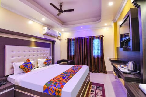 Goroomgo Bollywood Sea View Room Puri Hotel in Puri