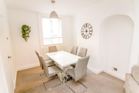 New city house, great location - with parking Maison in Norwich