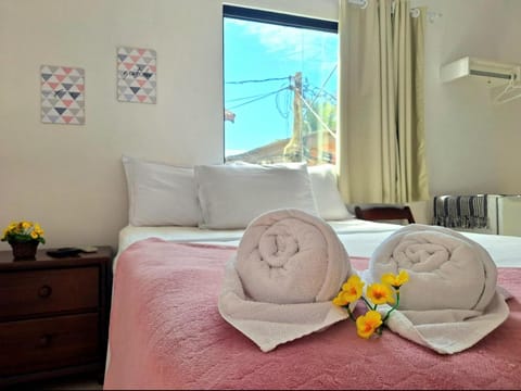 Photo of the whole room, towels