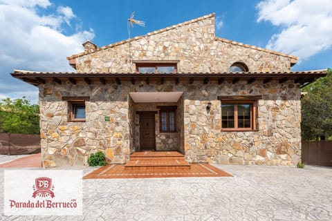 Parada del berrueco Chalet in Sierra Norte