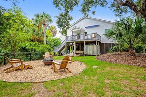 Knot in Kansas House in Edisto Beach