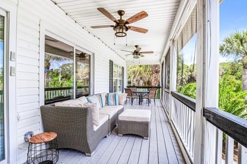 Knot in Kansas House in Edisto Beach