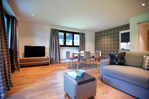 TV and multimedia, Living room, Dining area