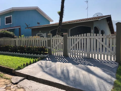 Casa em Cond. Fechado Praia Mococa - Caraguatatuba Mar Verde House in Caraguatatuba