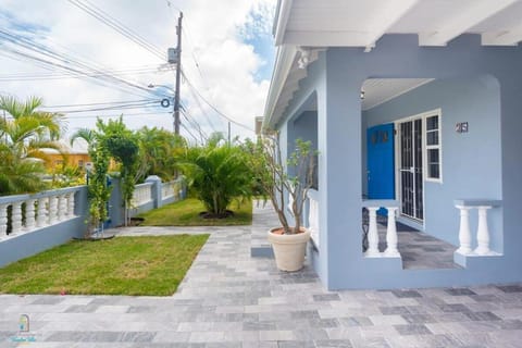 Impressive Private Pool Mandevilla Home Near Beach House in Oistins